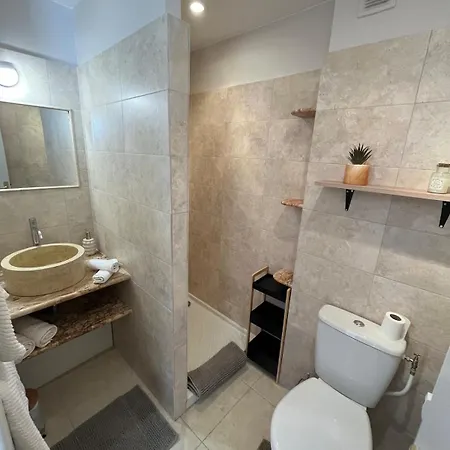 Apartment Renove En Bord De Et Calme Menton